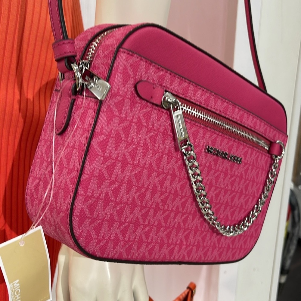 Michael Kors Jet Set Large Signature Logo Chain Crossbody Bag
Dragonfruit NWT - Picture 13 of 16